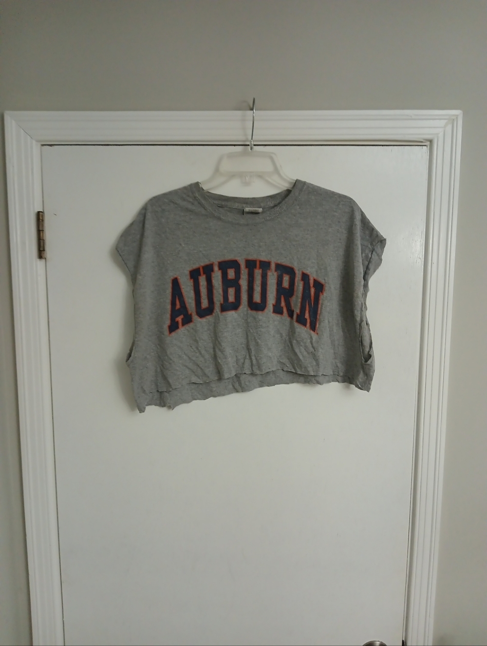 Gildan Gray Crop T-Shirt with Navy and Orange Auburn Graphic